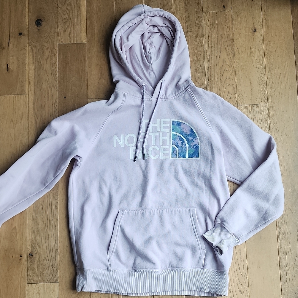The North Face Hoodie – Women’s Small